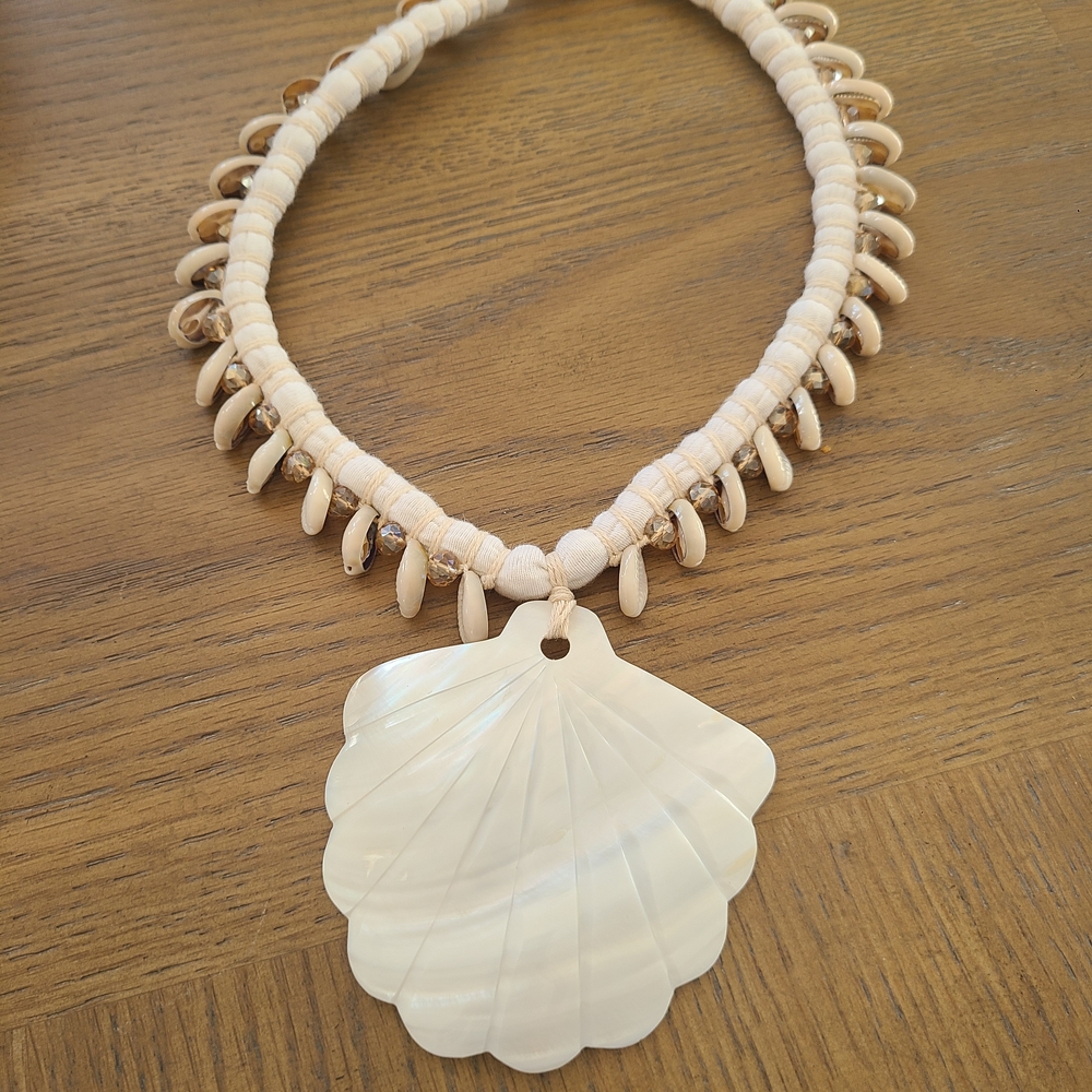 Boston Proper Cream Shell Necklace